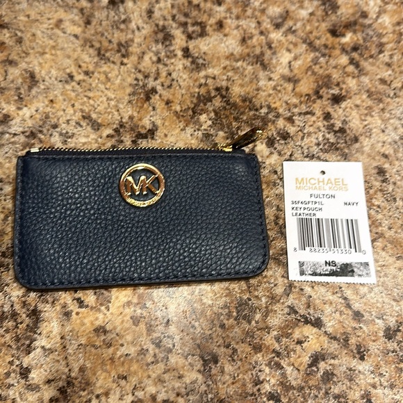 🦋Michael Michael Kors🦋Fulton leather key pouch, navy - Picture 6 of 7